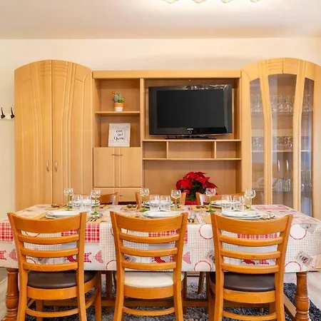 Apartament Superbe Spacieux Avec Parking Gratuit