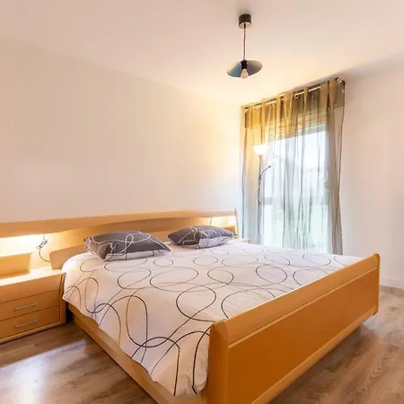 Superbe Spacieux Avec Parking Gratuit Apartament *